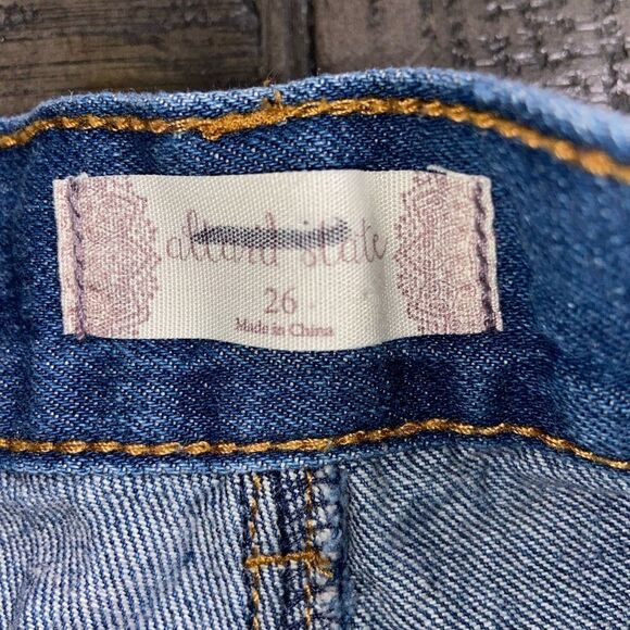 Altar’d state distressed with stars denim shorts - Picture 3 of 5